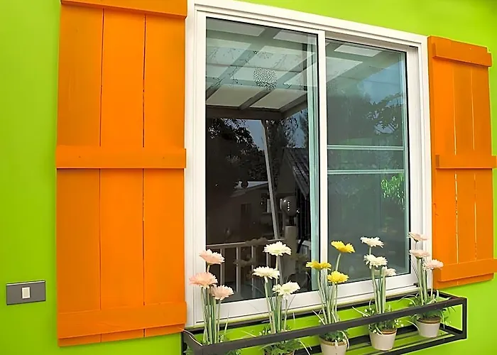 โรงแรม Rimthan Color 3*